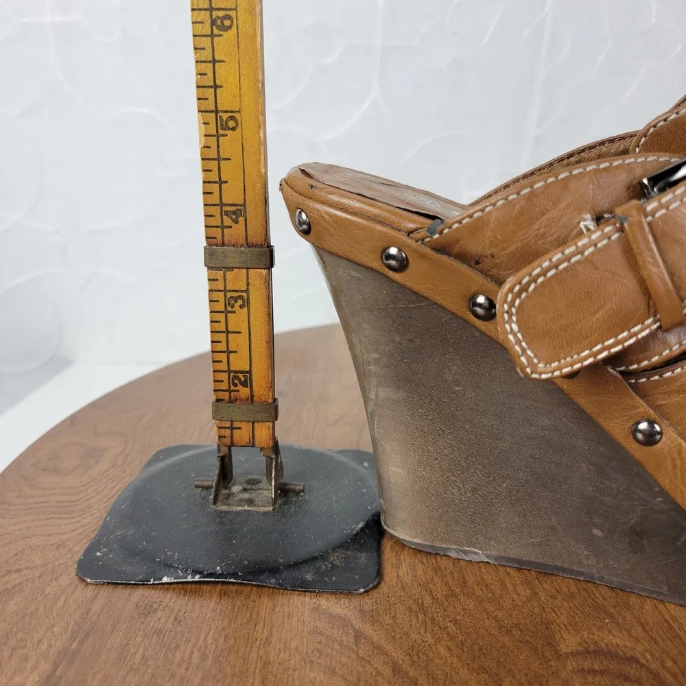 GC Womens Veronica Sandals 38 Brown Leather Peep Toe Buckle Wooden Chunky Wedge - Image 13