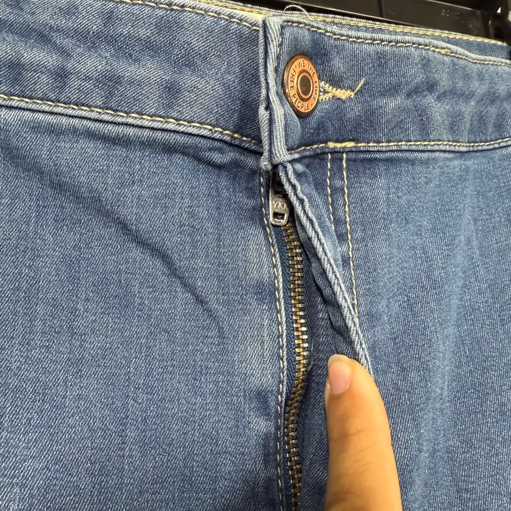 We The Free Just Float On Flare Jeans Size 29 - Image 6