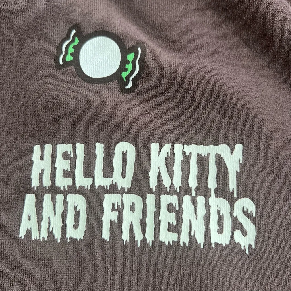 Target W/SANRIO Hello Kitty+friends Halloween Graphic Sweatshirt GRAY MED NWT - Image 5