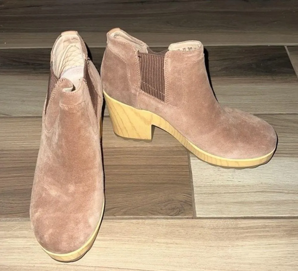 Dr. Scholl’s Wild About Water Resistant Platform Clog Chelsea Booties, Size 9.5 - Image 2