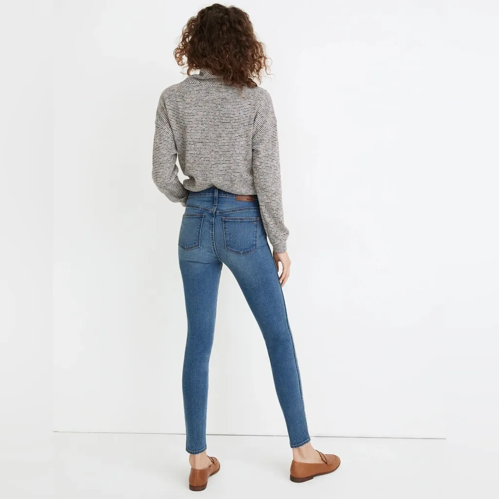10" High-Rise Skinny Jeans in Dewitt Wash: Button-Front TENCEL™ Denim Edition - Image 4