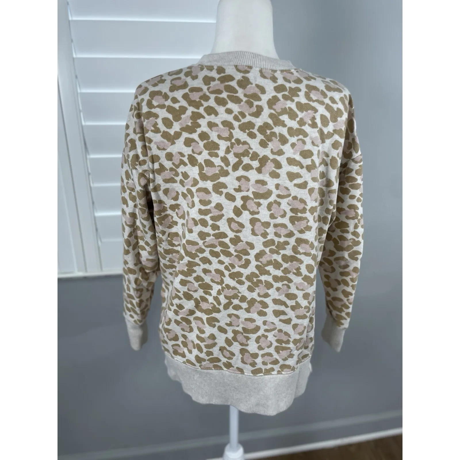 Aerie Oversized Desert Sweatshirt Animal Print Side Slit Pullover XS LEOPARD - Image 5