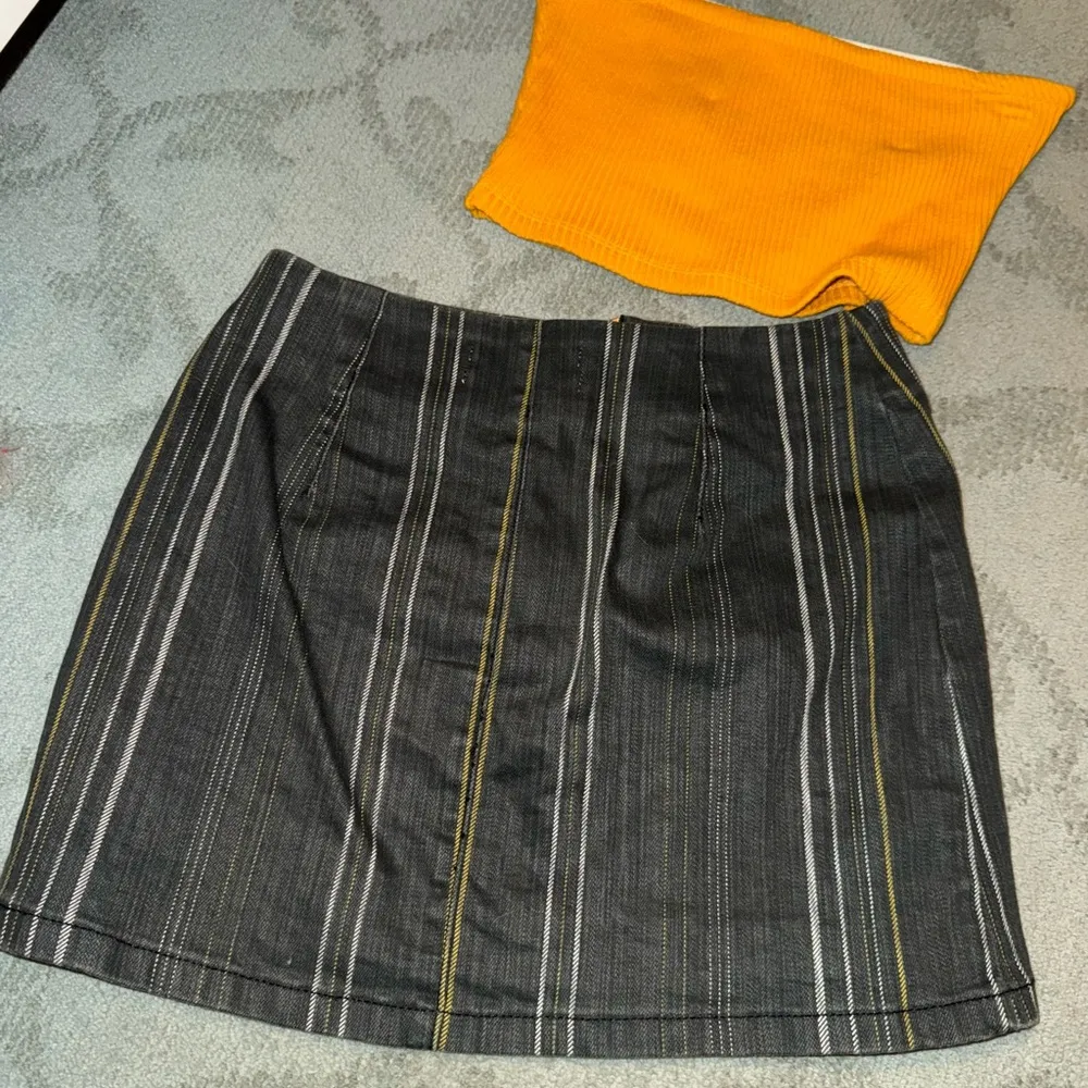 Matching urban outfitters mini skirt & tube top - Image 4