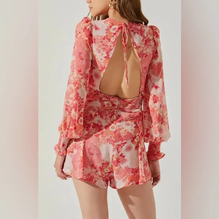 Floral Open Back Long Sleeve Chiffon Romper
ASTR the Label Size Large - Image 2