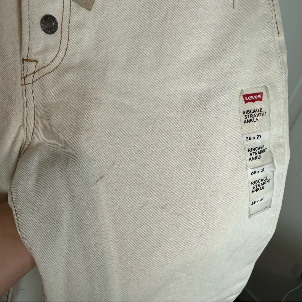 Levi's Ribcage Straight Ankle Jeans - Image 7