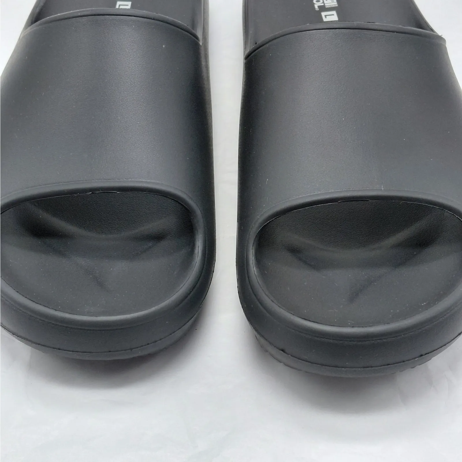 32 Degrees Unisex Slip On Cushion Slide Sandals Black Casual Flat Shoes - Image 7