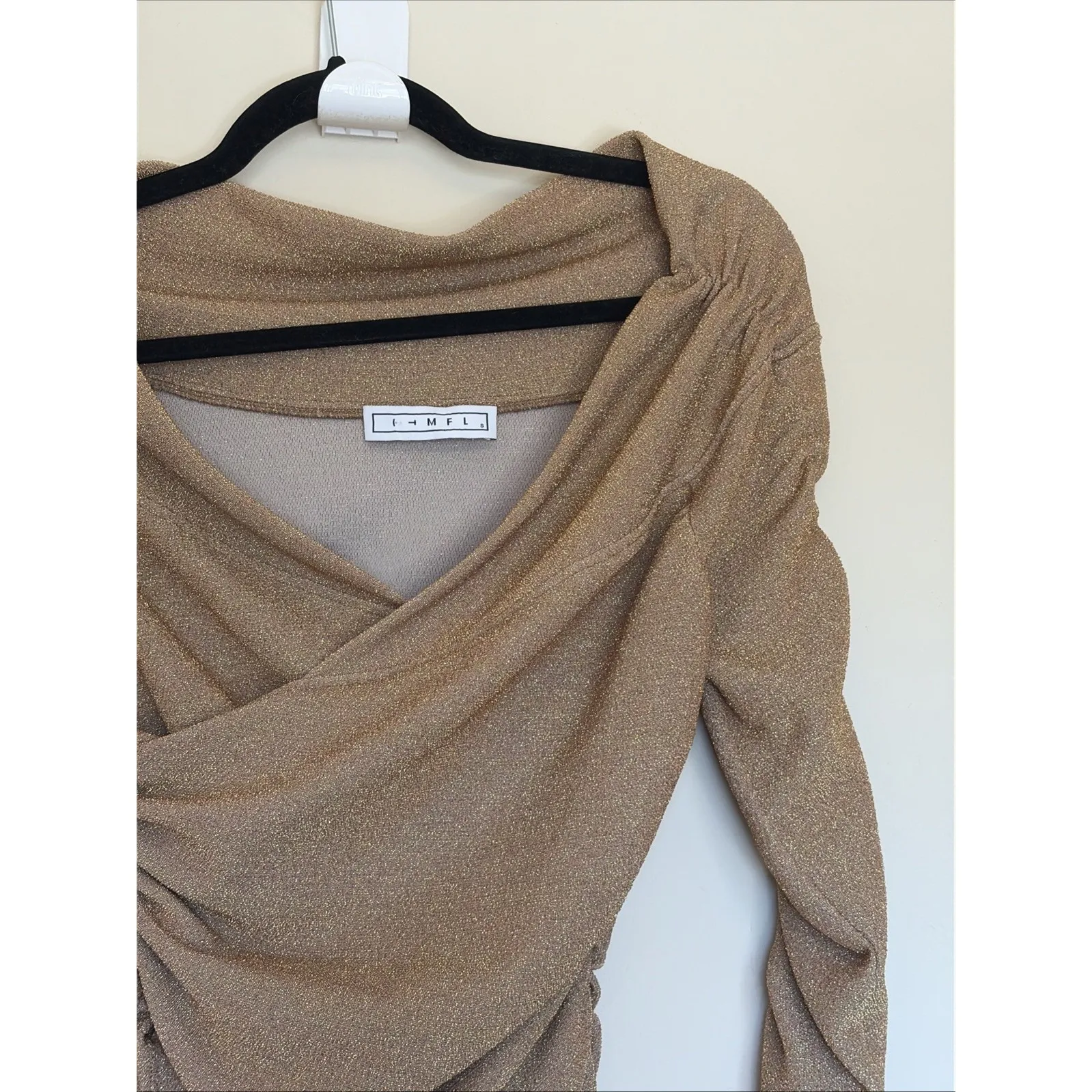 ITMFL Gold Sparkle Metallic Ruched Vneck Cropped Blouse Top Shirt Womens Small - Image 3