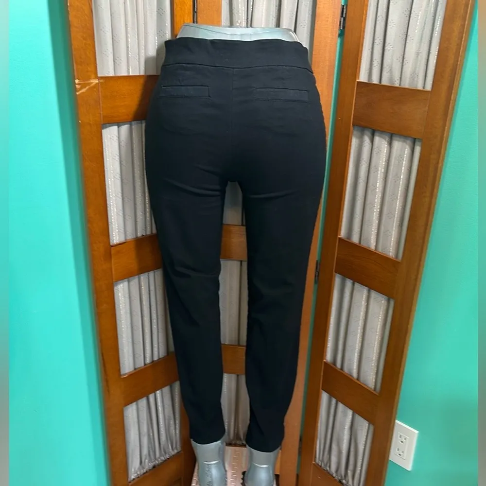 Valerie Stevens Black Ankle Cropped Pants - Image 5