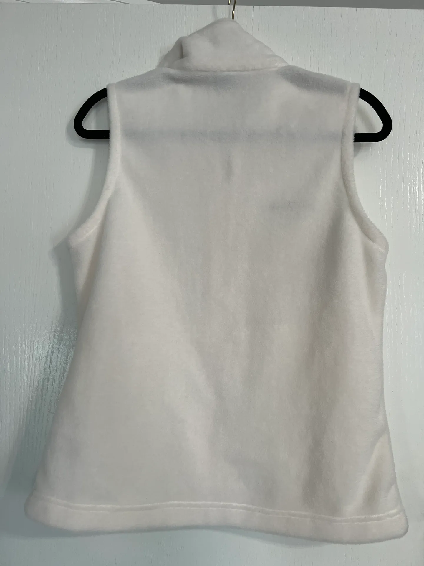 Columbia White  Fuzzy Vest - Image 4