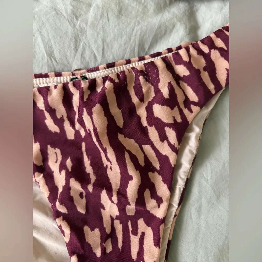 Vix Paula Hermanny Bali Leopard Two Piece Brazilian String Cheeky Bikini Set Pink - Image 7