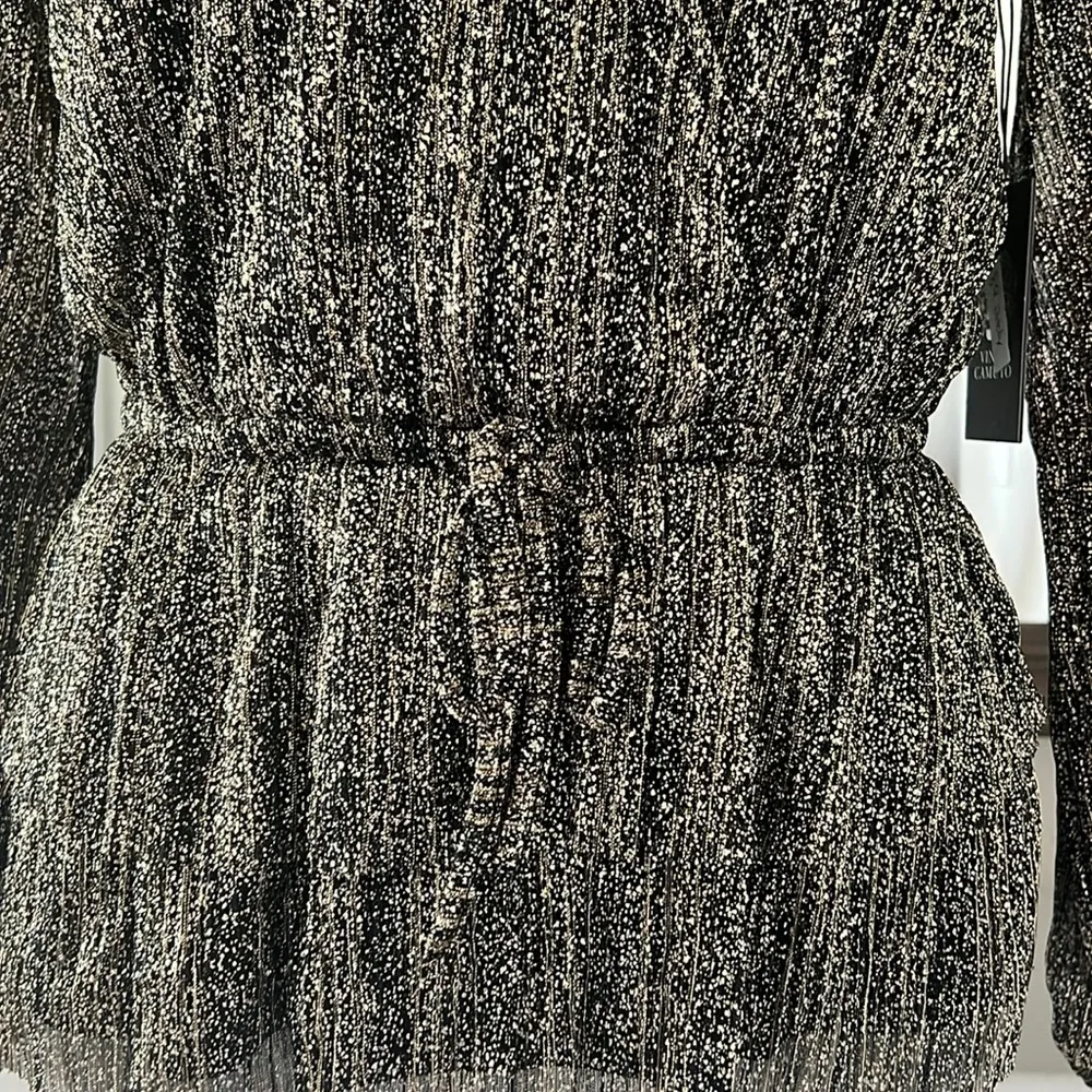 Vince Camuto Metallic Crossover Top, Rich Black Sparkle & Shine Size XS NEW - Image 5