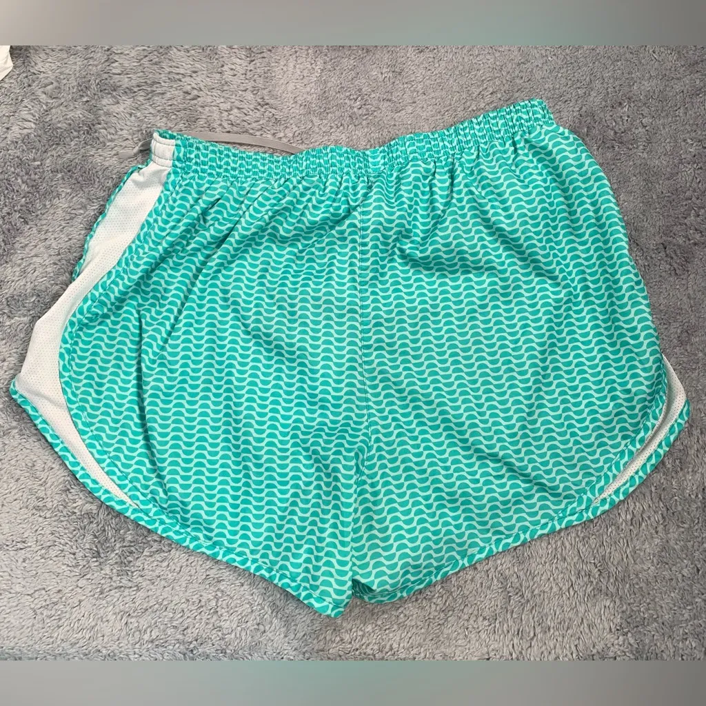 Nike Women's Wave Pattern Athletic Shorts - Image 8