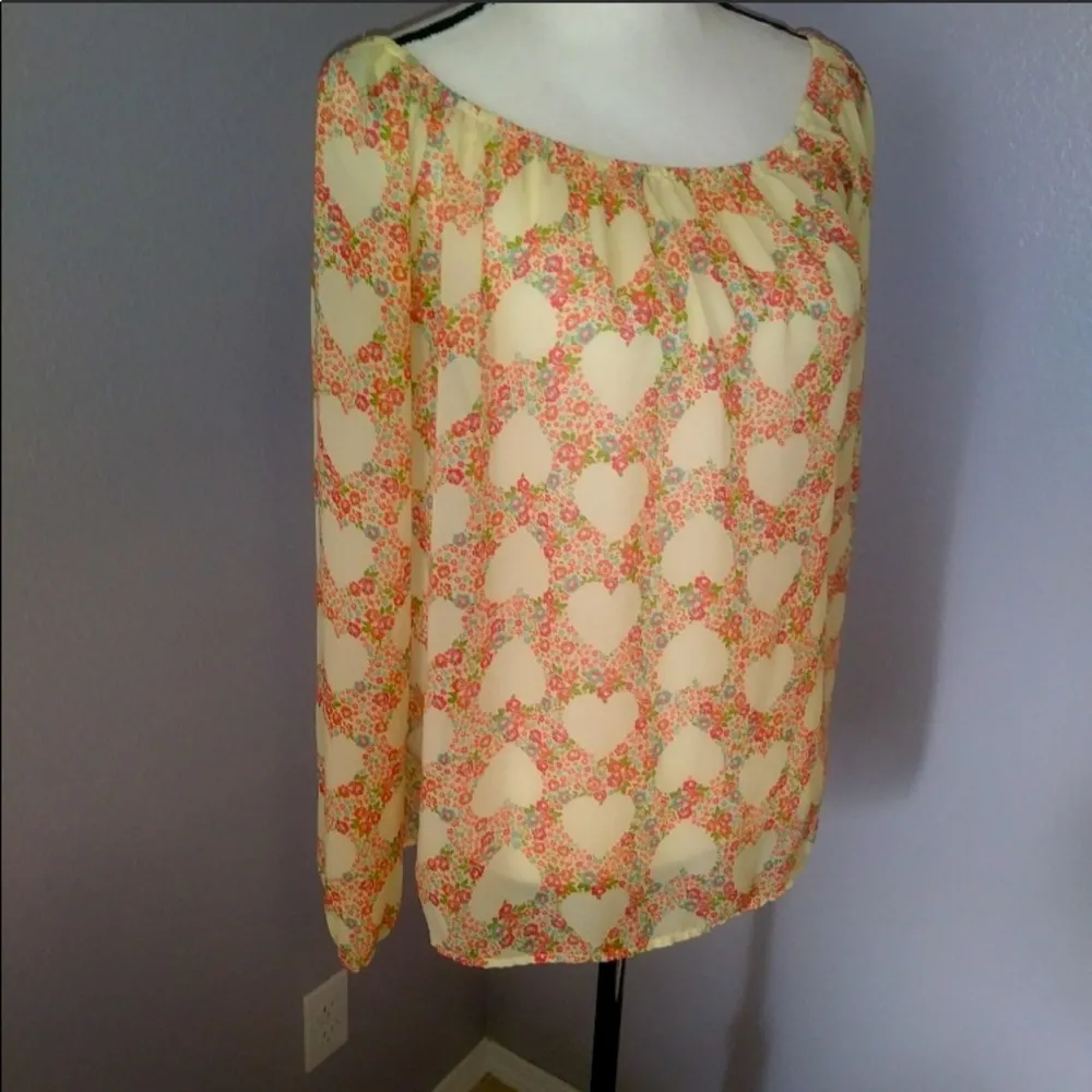 Forever 21  beige floral heart long sleeve dress shirt - Image 3