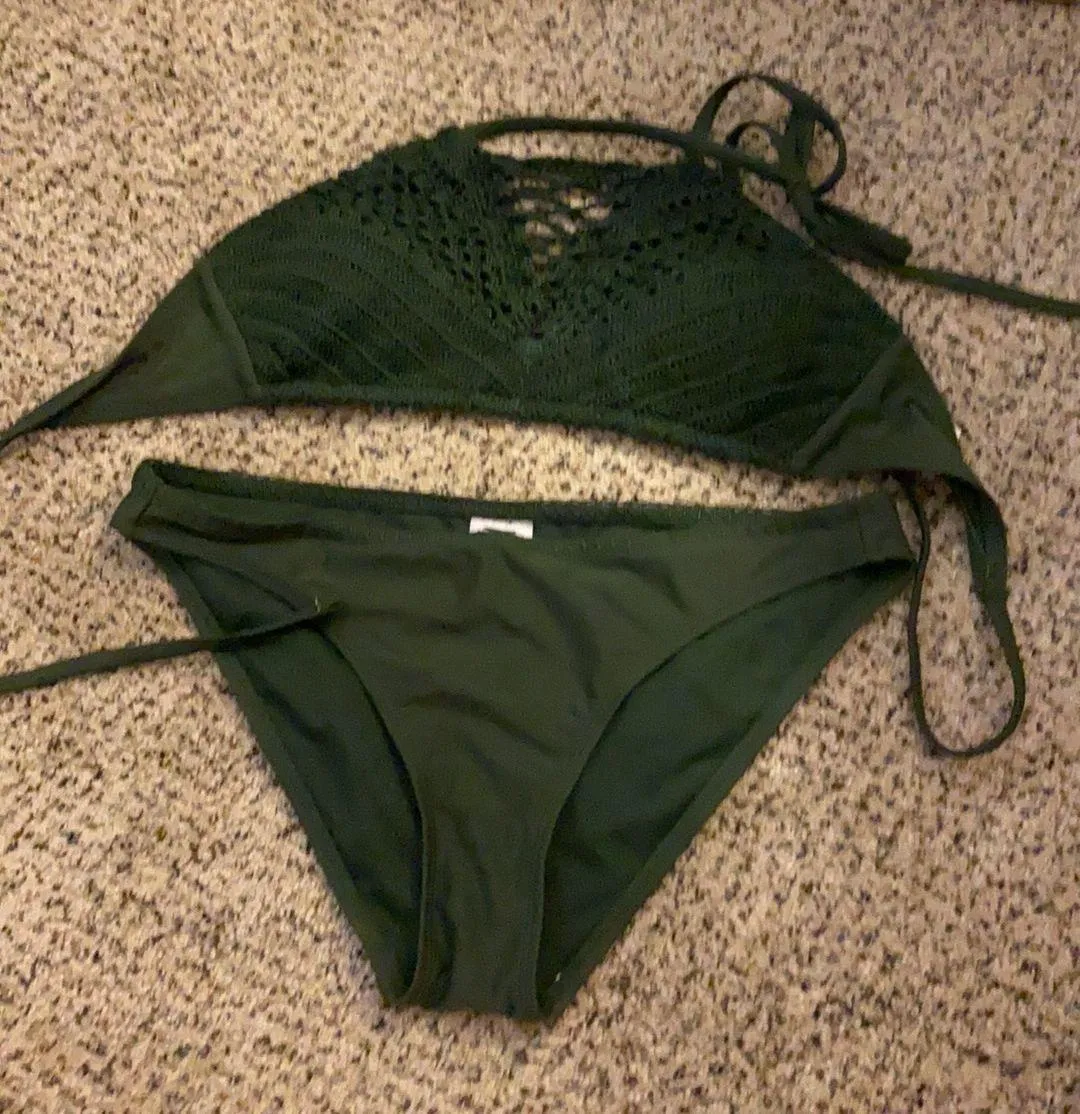 Green Crochet Bikini Set - Image 2