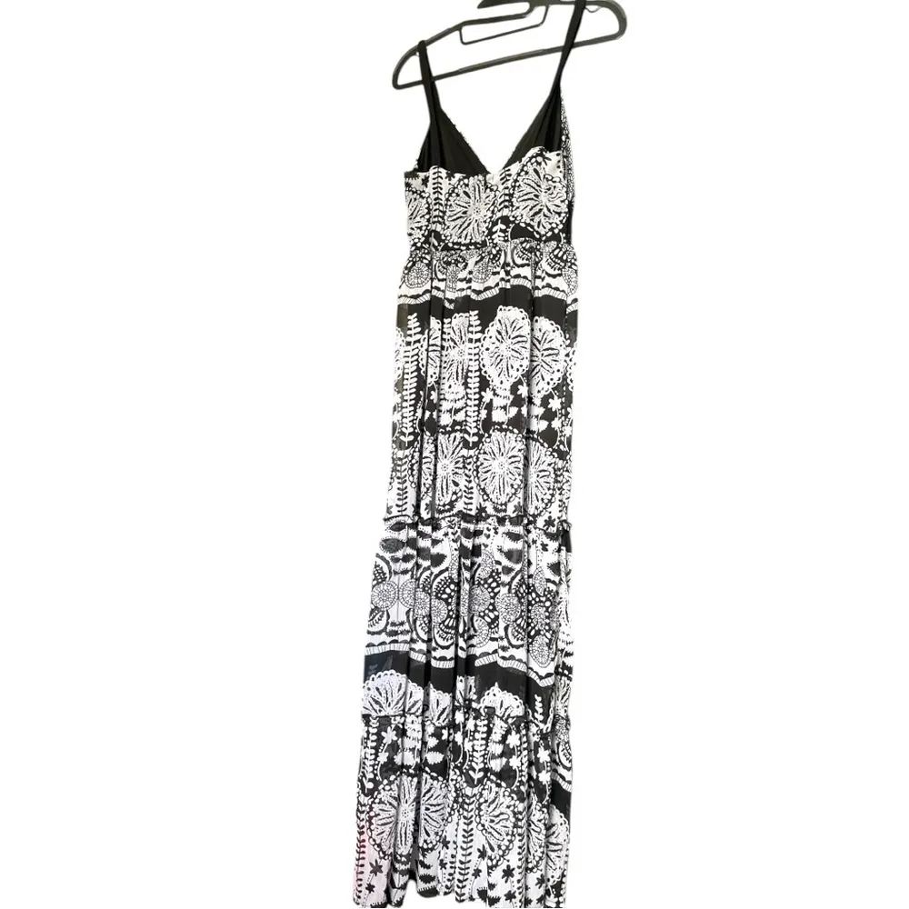 Alyn Paige Black and White Maxi Sundress with Spaghetti Straps - Image 2
