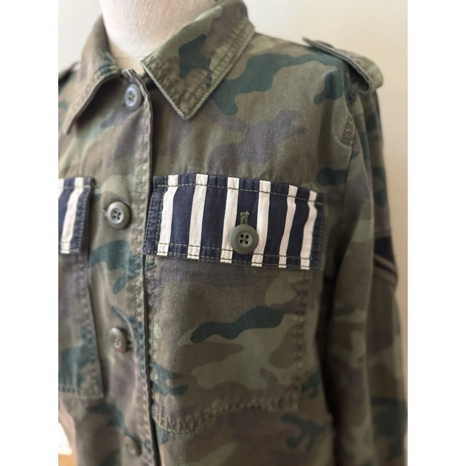 GAP Women’s Utility Shirt Military Jacket Green Camo Print Striped Cuff Sz S - Image 12