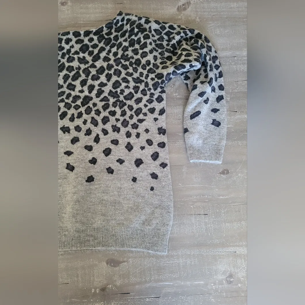 Lascana Venus leopard print cold shoulder sweater sz. M - Image 14