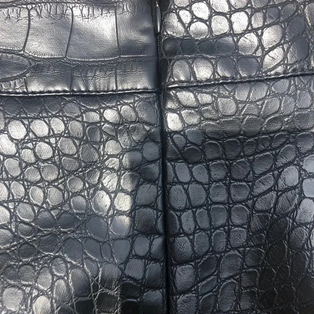 FOREVER 21 BLACK FAUX LEATHER ALLIGATOR MINI SKIRT - Image 3