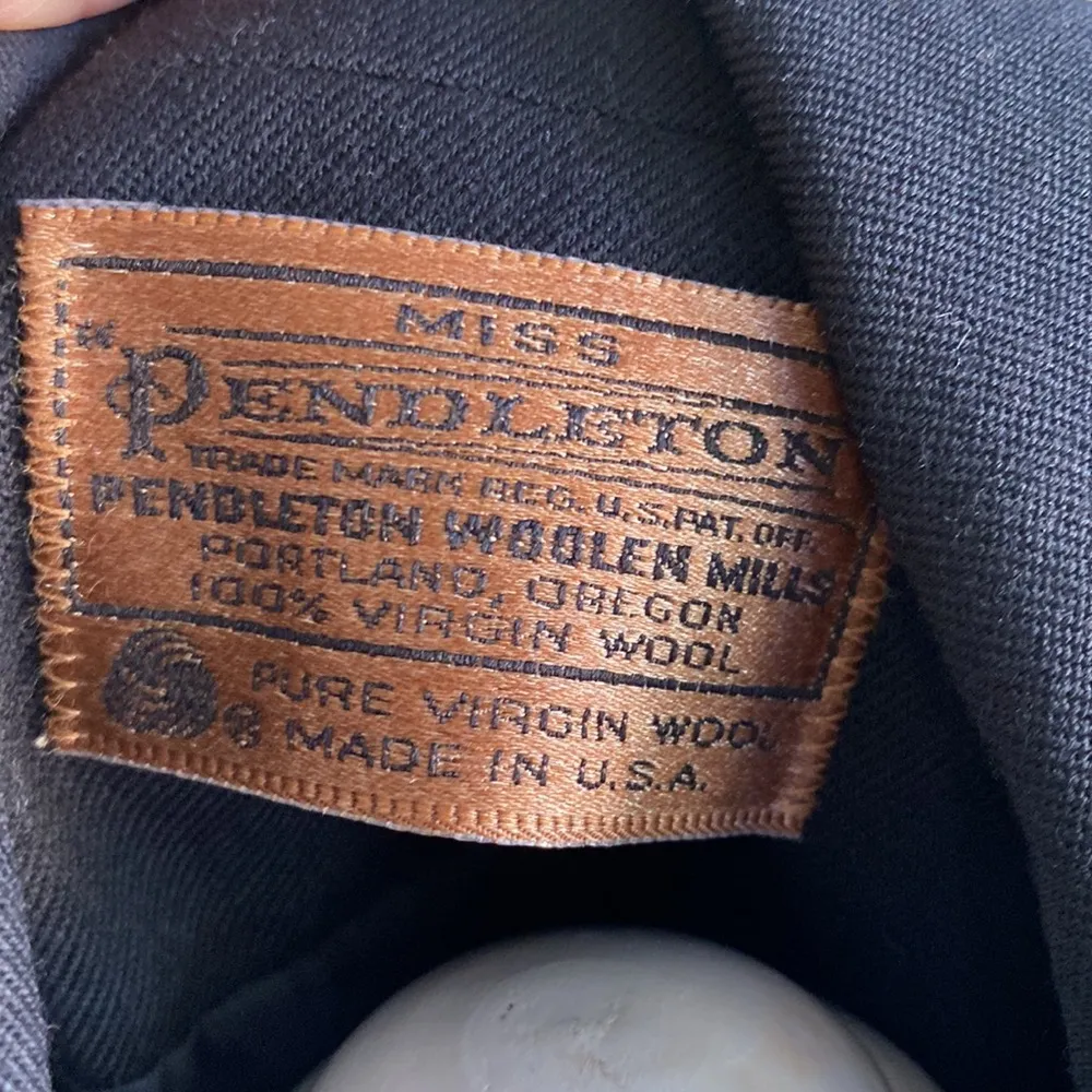 Pendleton  size 12 black wool blazer - Image 2