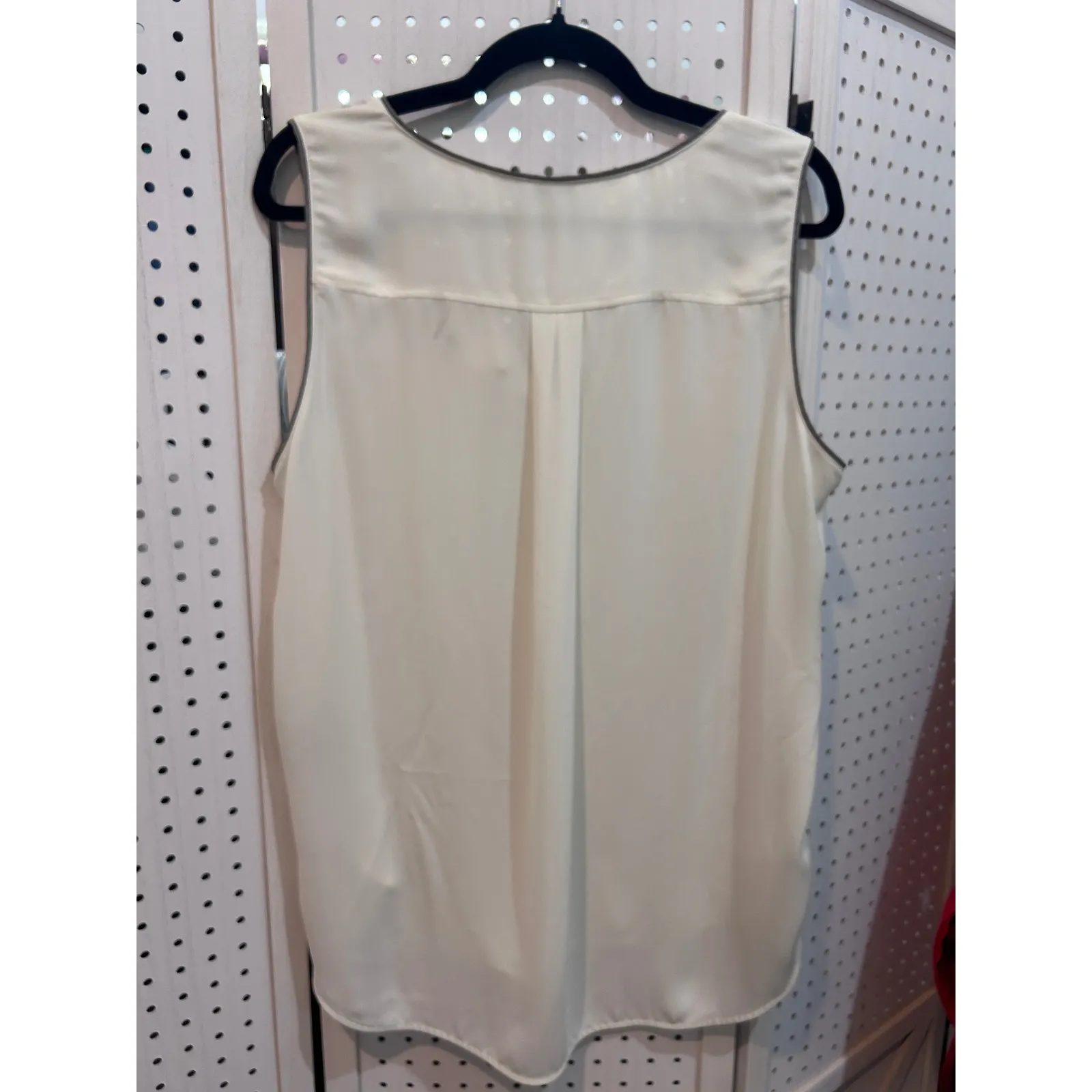 Vince Camuto Cream Gray Trim Sleeveless V-Neck Blouse Top Plus Size L‎ - Image 3