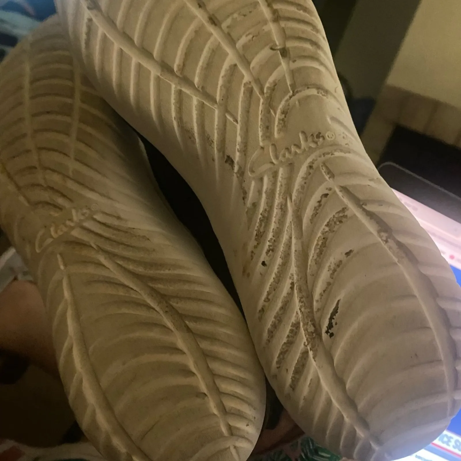 Clarks  nova al black slip ons size 9.5 - Image 8