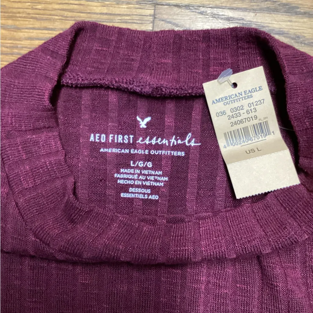 American Eagle  ribbed high neck sleeveless sweater.Size Large. Burgundy - Image 7