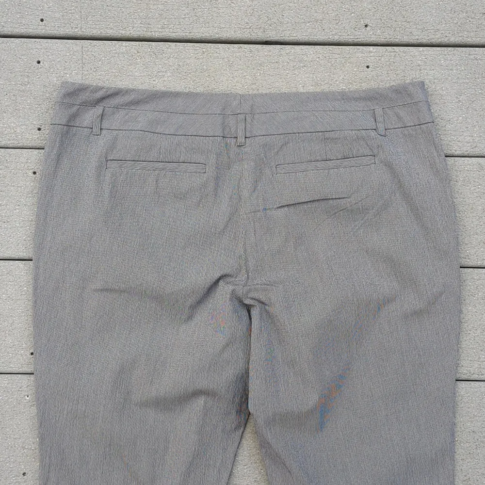 NY&CO Pinstripe Capri Pants | Size 14 Women's Pinstripe Capris Black - Image 8