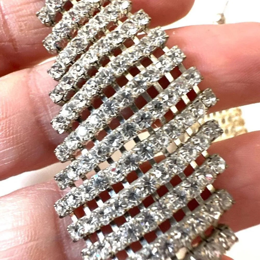 Long rhinestone diamond shape statement earrings Silver - Image 4