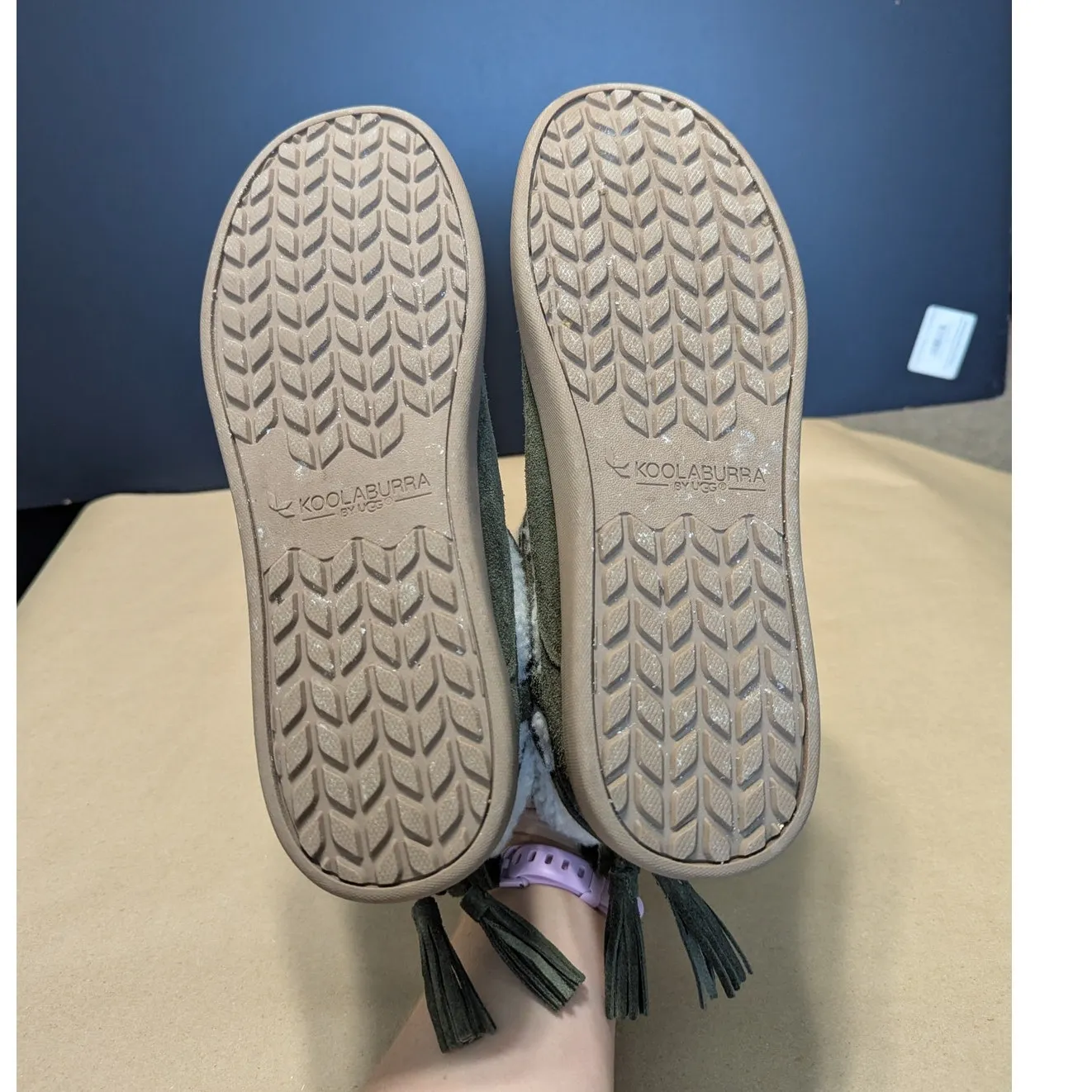 UGG Koolabura Isana Suede Shearling Boots Olive Green Booties Fur Trim Womens 8 - Image 5