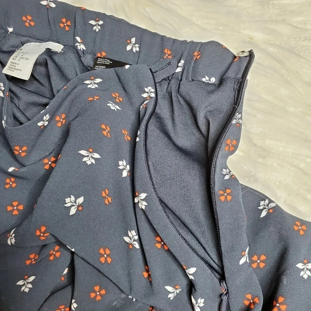 H&M Mistletoe Print Skirt - Image 3