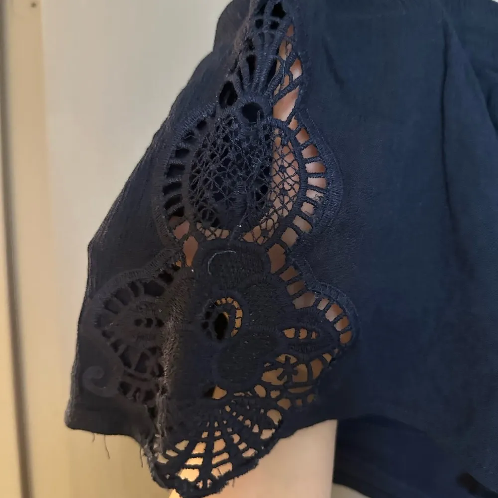 Navy forever 21 shorts with side lace detail size large - Image 2