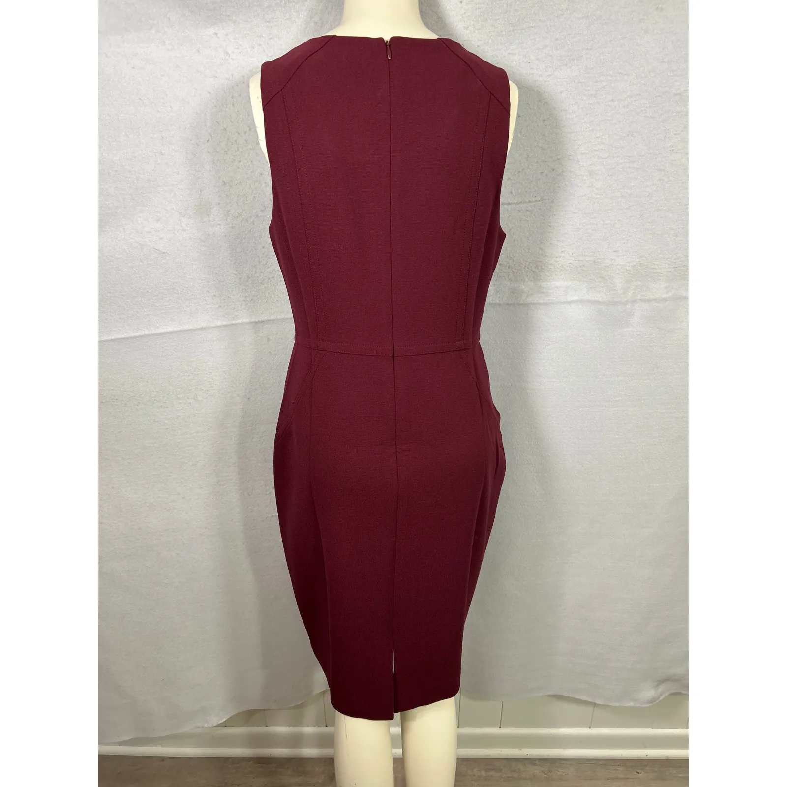 Trina Turk Petit Rouge Sheath Minidress in Bryant Park Bordeaux. Size 10. NWOT - Image 6