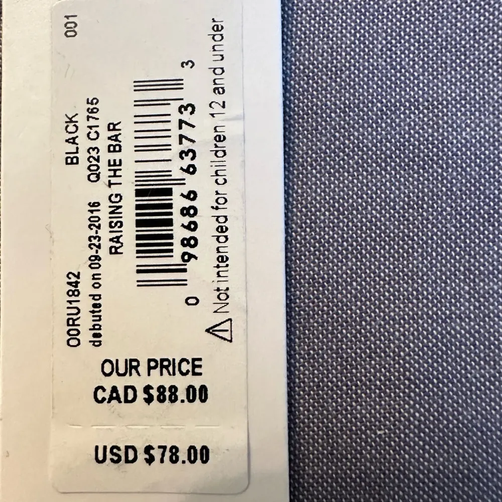 Kate Spade nwt bracelet gold tone hinged black
“raising the bar” $78 - Image 2