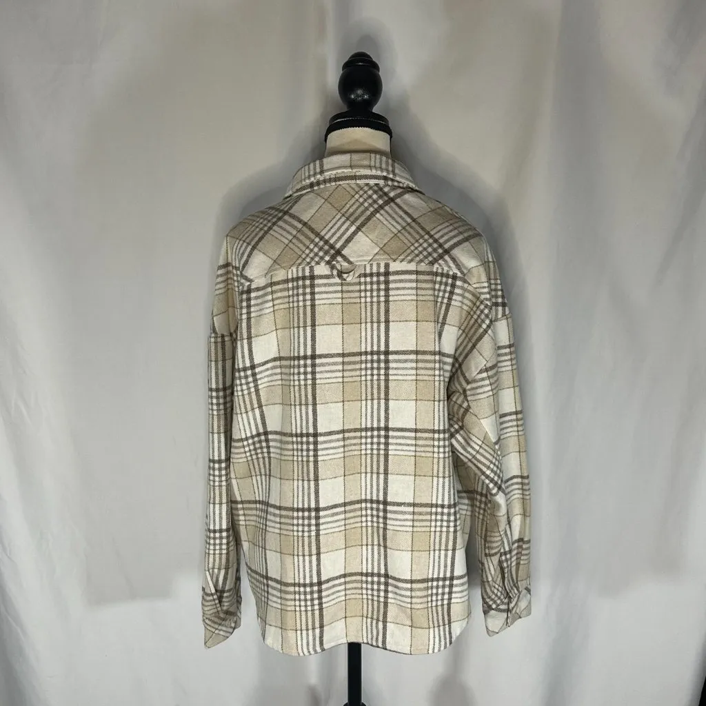 Veveret Plaid Fleece Shacket Size Medium Light Colors White - Image 3
