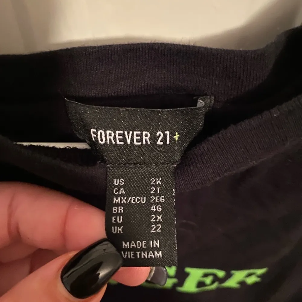forever 21 graphic t-shirt - Image 2