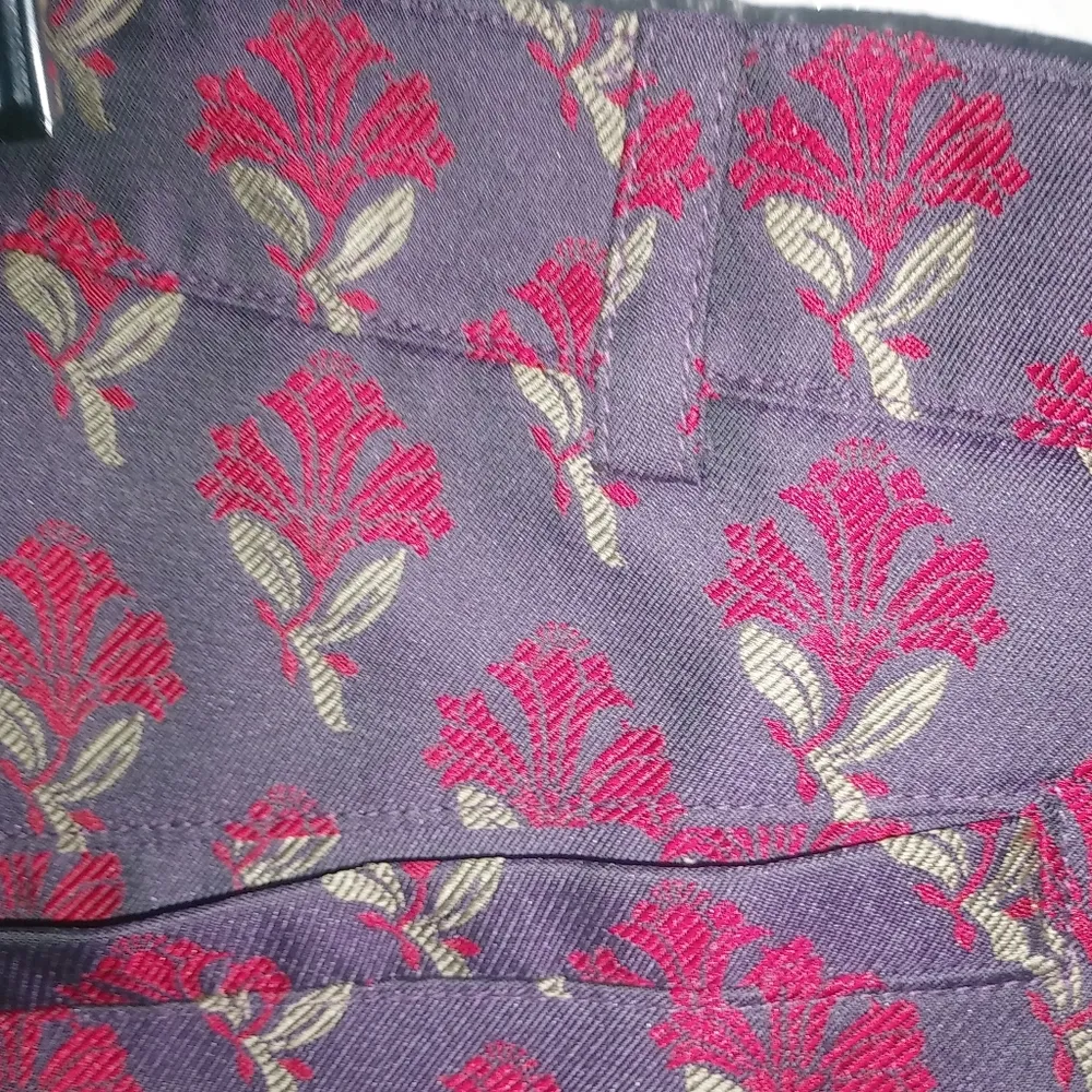 Club Monaco 30 8/10 Purple Red Bouquet Straight Leg Ankle Cut Pants - Image 2