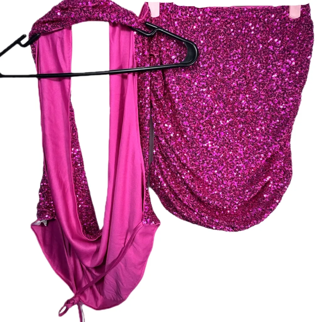 NWOT Women Sequin 2 Piece Halter Crop Top & Split Mini Skirt Set Large Pink - Image 4