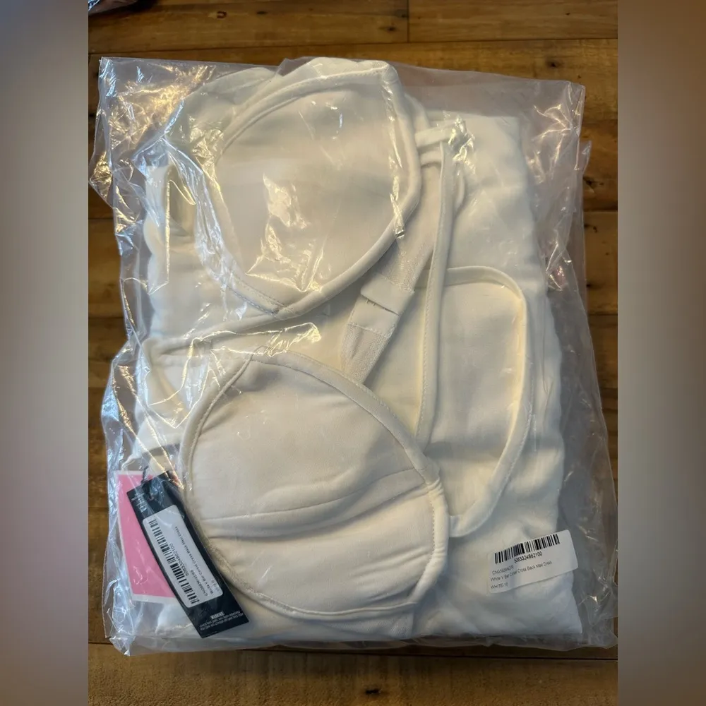 PRETTYLITTLETHING White V Bar Corset Cross Back Maxi Dress - Image 5