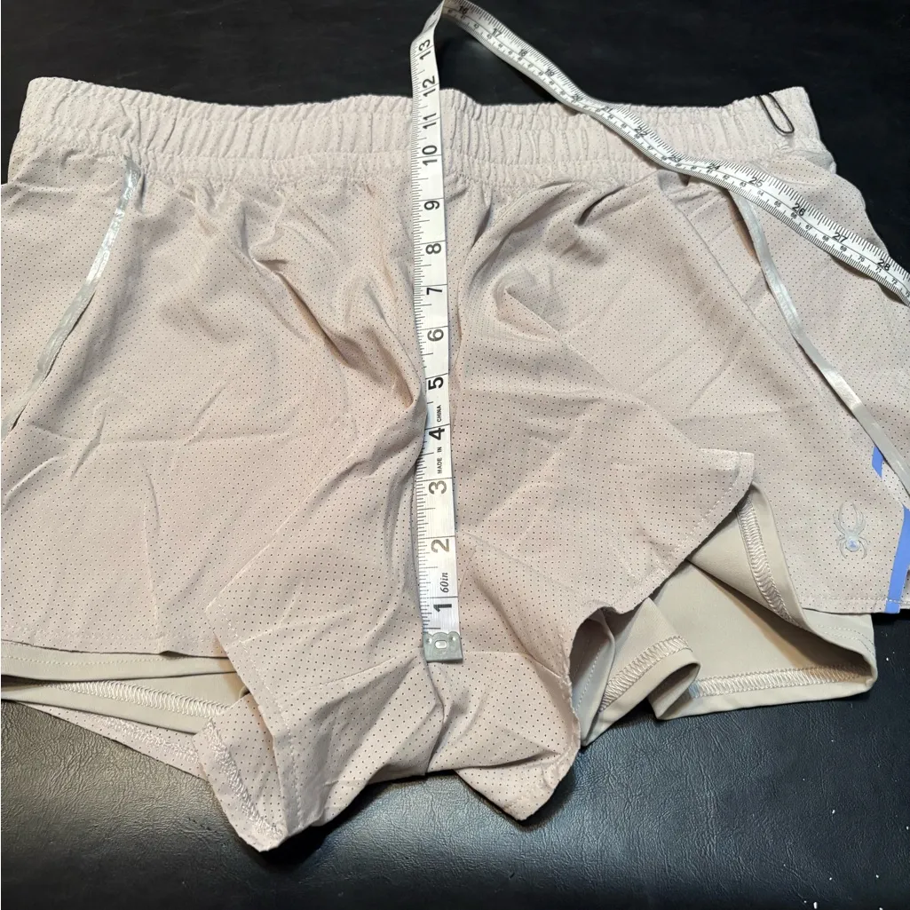 Spyder  Active Grey Shorts size Large NWT - Image 11
