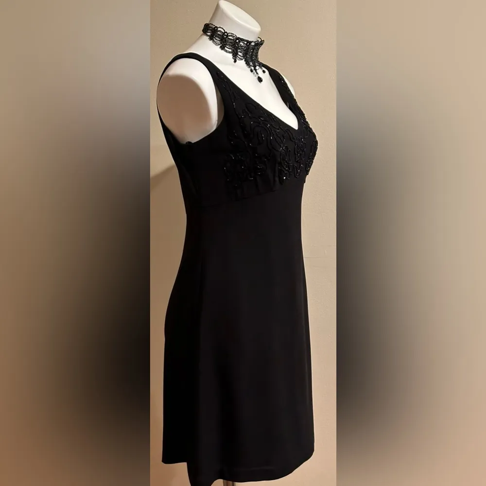 Black Sequence Dress SZ. 8 Has Little unstitch In Back Last… - Image 4