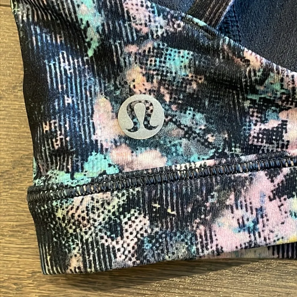 Lululemon Free To Be Serene Bra C/D Cup - Size 4 - Image 4