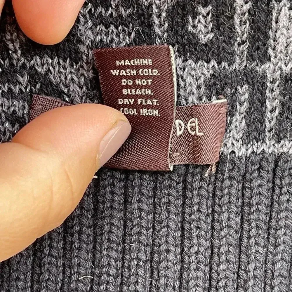 Henri Bendel winter scarf - Image 4