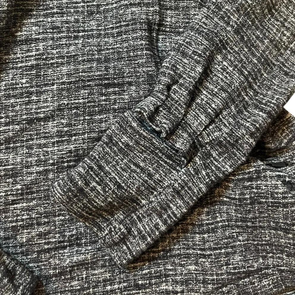 Lululemon Extra Mile Long Sleeve Running Luon Ring spun Denim Black size 4 - Image 6