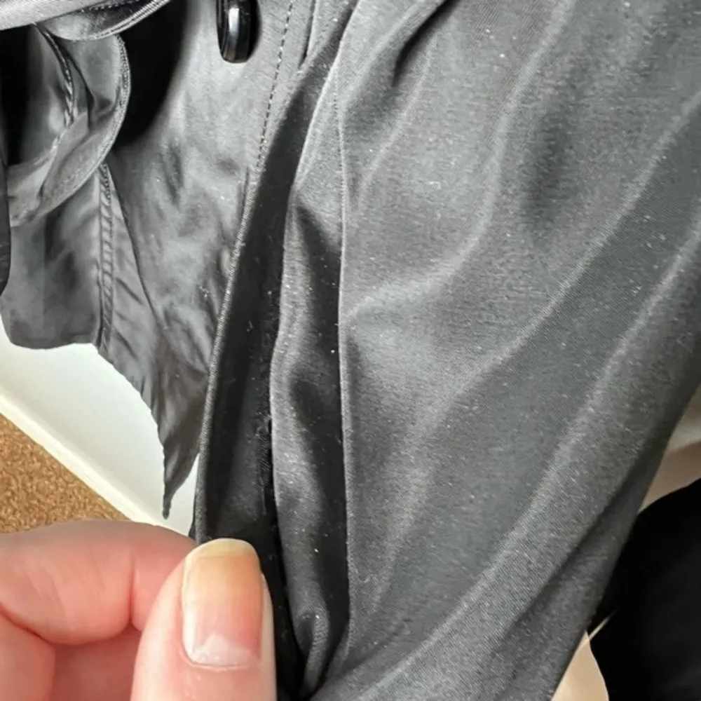 Kensie black button up waist tie trench coat faux pocket long sleeve size XS - Image 8