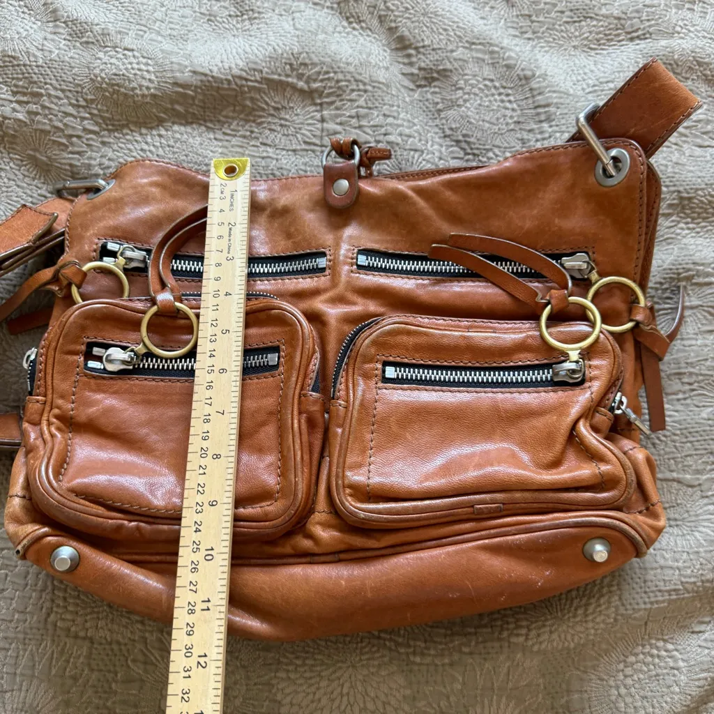 Chloe Vintage Leather Shoulder Bag in Camel Color Chunky pocket detail - Image 11