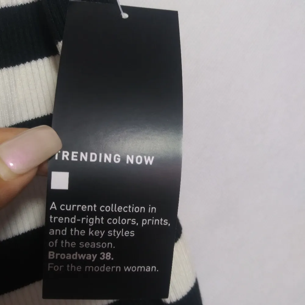 Broadway 38 Striped Knit Black and White Cowl Neck Contemporary Women's Top Sz L Size L - Image 4