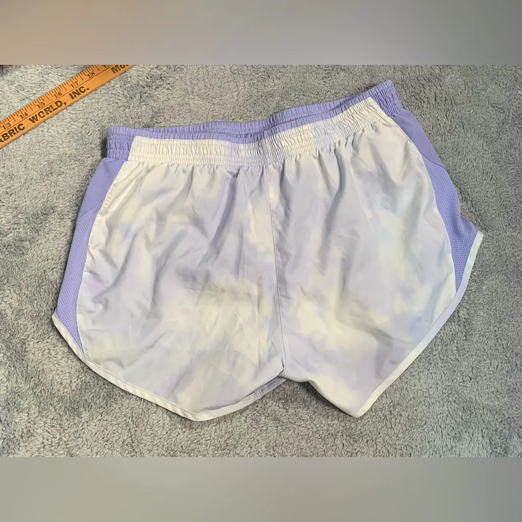 Nike Women's Light Purple and White Athletic Shorts large - Image 7