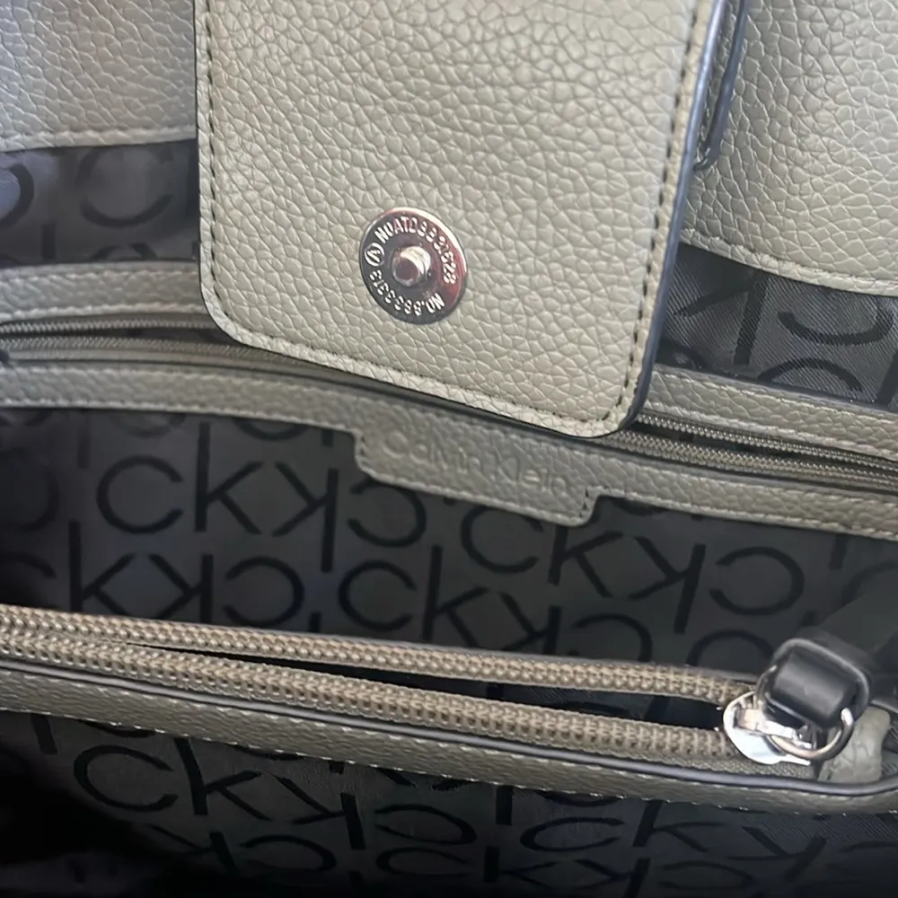 CalvinKlein Hadley Signature Colorblocked Adjustable Crossbody Satchel w/DustBag - Image 6