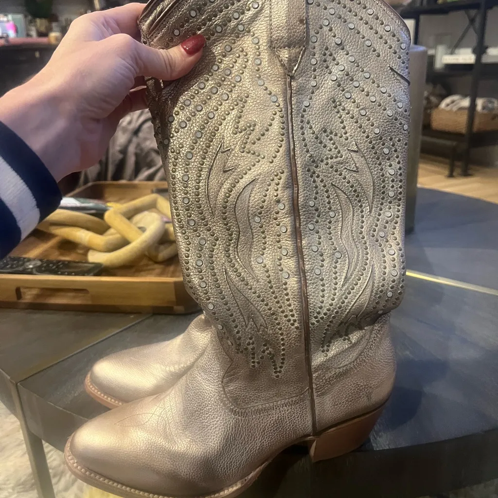 Frye Shelby Studded Western Boot size 10 - Image 4
