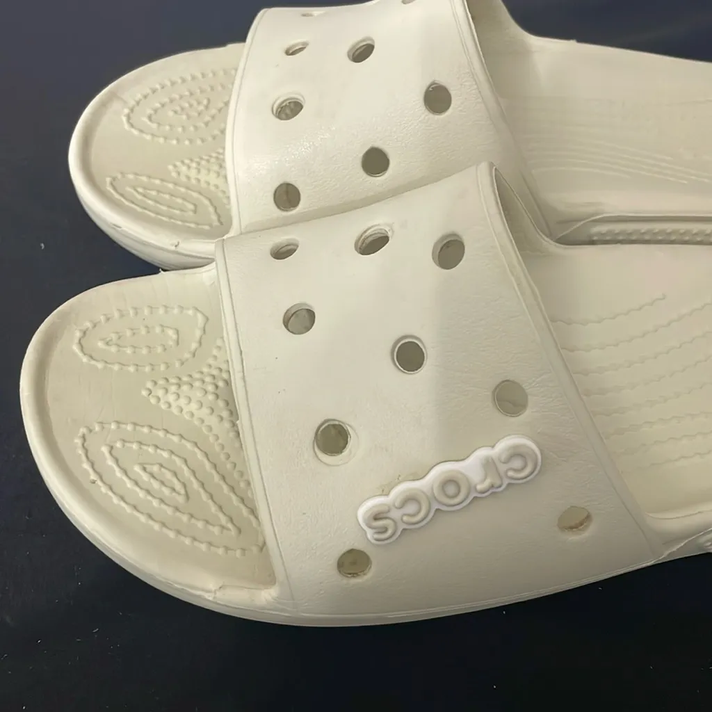 Unisex CROCS Cream Sandals with Cartoon Charms Size 8 - Image 5